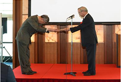 �摜�F�������^�̗l�q