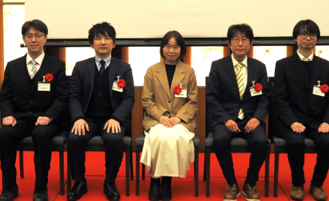 �摜�F�W���ʐ^